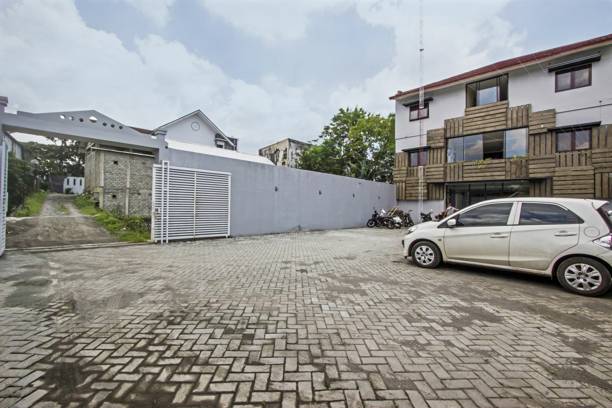 Reddoorz @ Babarsari Hotel Maguwo Exterior photo